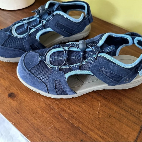 NWOT Land’s End All Weather Closed Toe River Sandals Radiant Navy Size 10 - Picture 7 of 15
